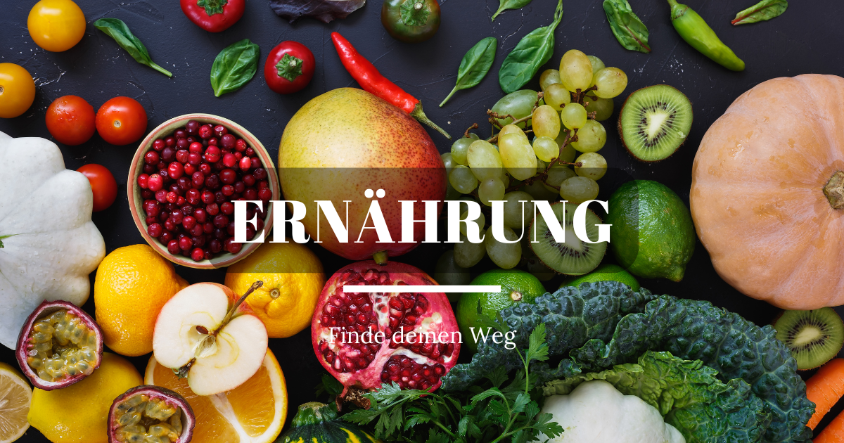 Frisches Obst und Gemüse auf einem Tisch, symbolisch für eine ausgewogene, naturbelassene Ernährung.