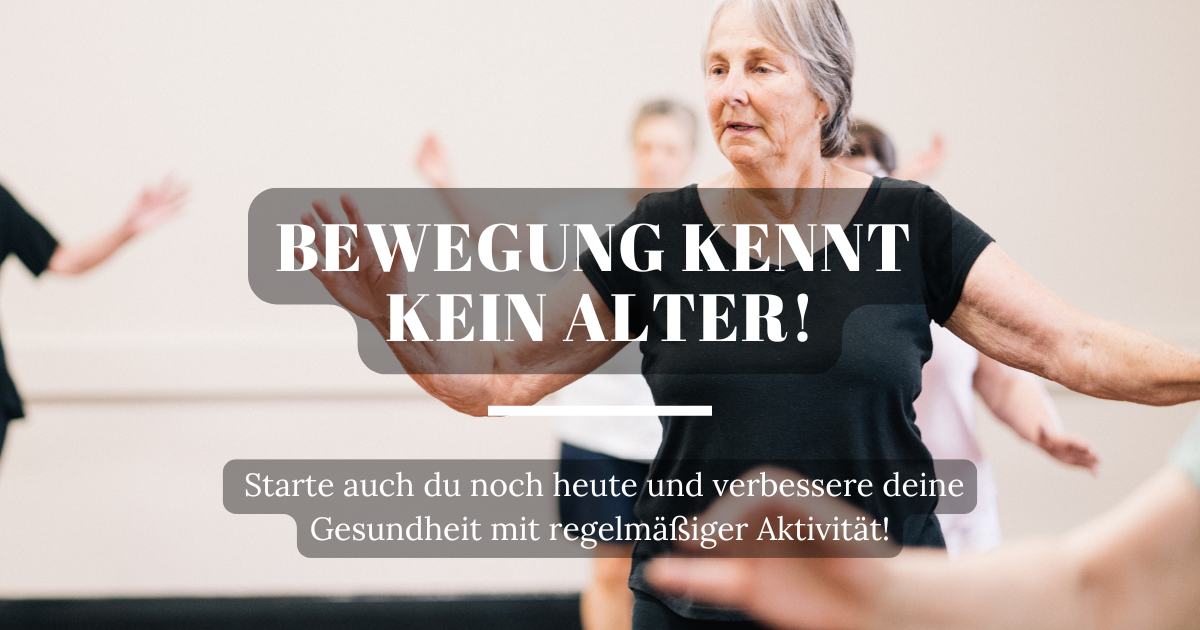 Ältere Frau nimmt an einem Gruppenfitnesskurs teil und stärkt ihre Gesundheit mit regelmäßiger Bewegung.
