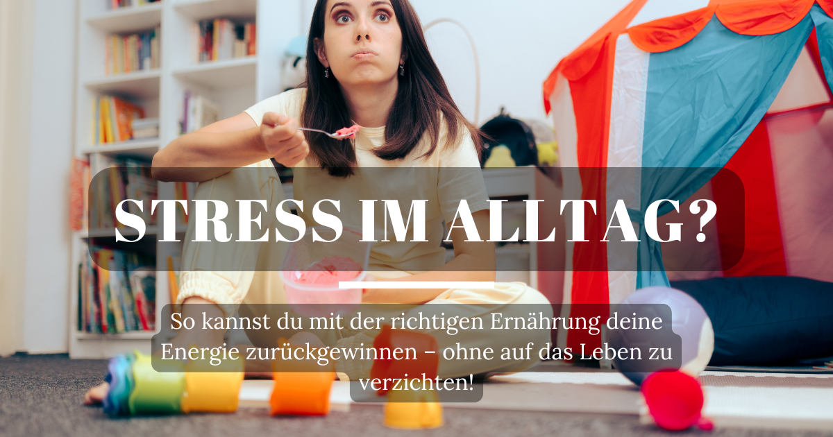 Frau löffelt Eis im Kinderzimmer, was für den Griff zu schnellen Snacks in stressigen Lebensphasen steht.